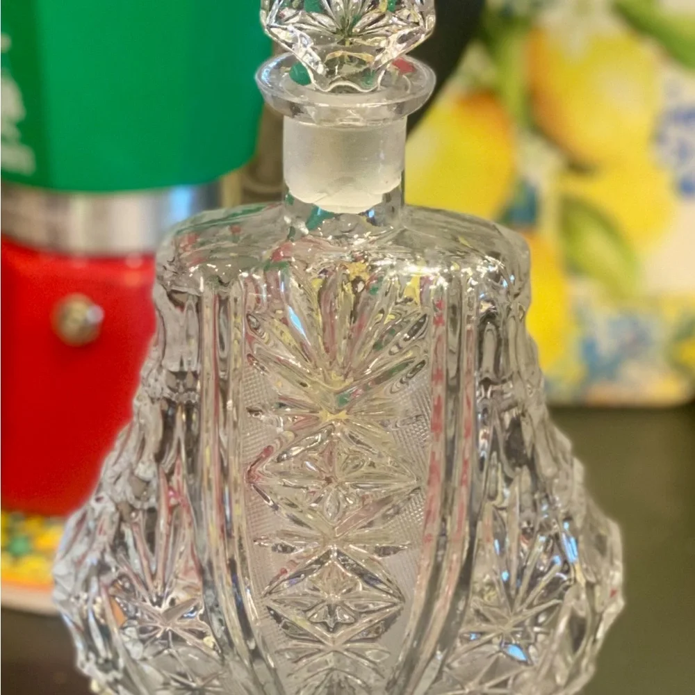 Elegant Crystal Decanter Set with Glasses